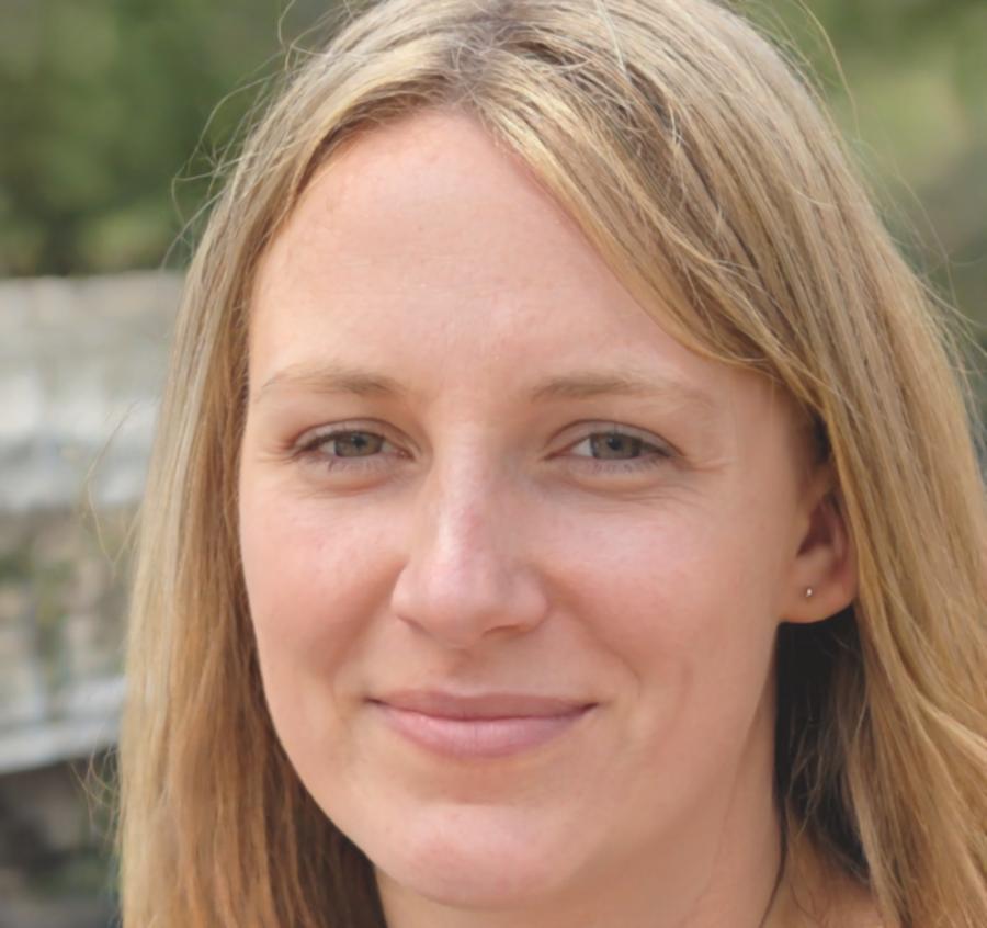 Portrait of Francesca Lindberg, customer experience specialist and trainer