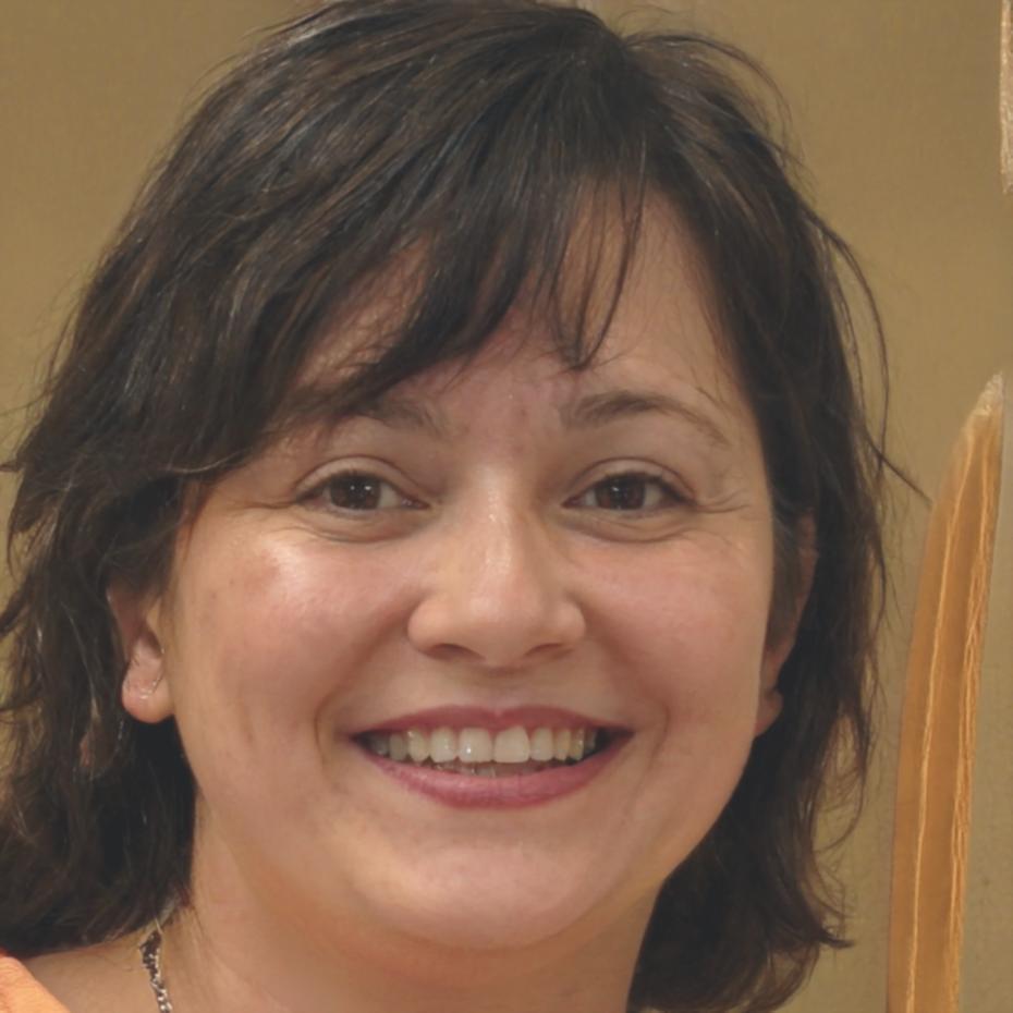 Portrait of Isabella Kowalski, digital marketing strategist specializing in review platforms